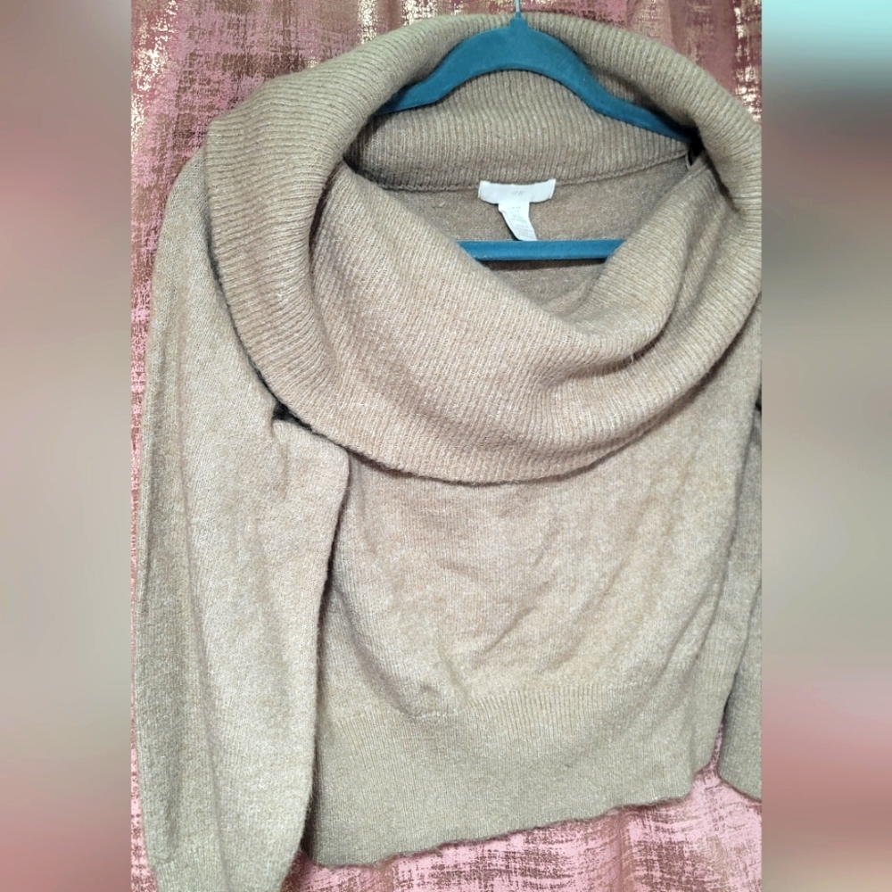 H&M sweater